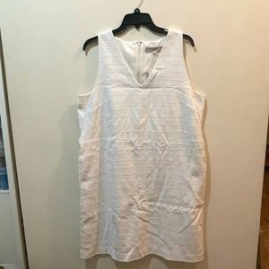 Loft white sleeveless textured, pocketed, v-neck summer dress. Nwt